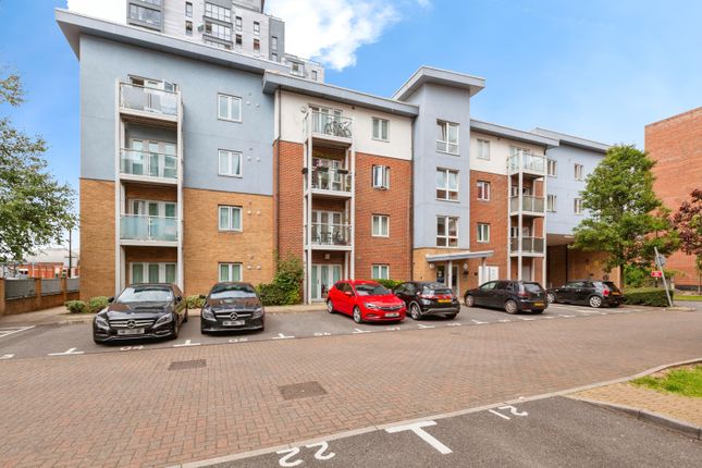 2-bed flat on Flat 186/Foundry Court, Mill Street, Slough, £190,000