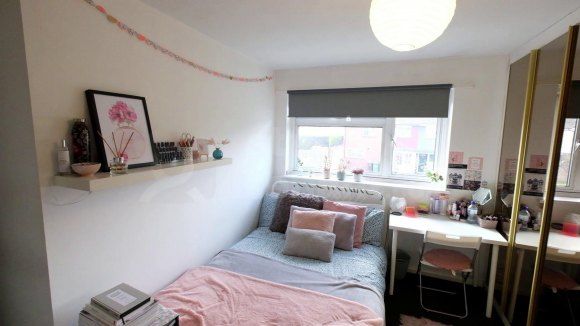 Thumbnail Shared accommodation to rent in Nimbus Road, Epsom, Surrey