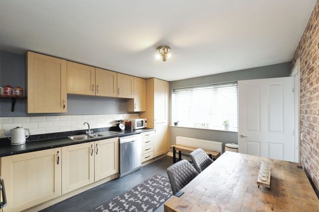 17, Sweet Leys Way, DERBY photo 2