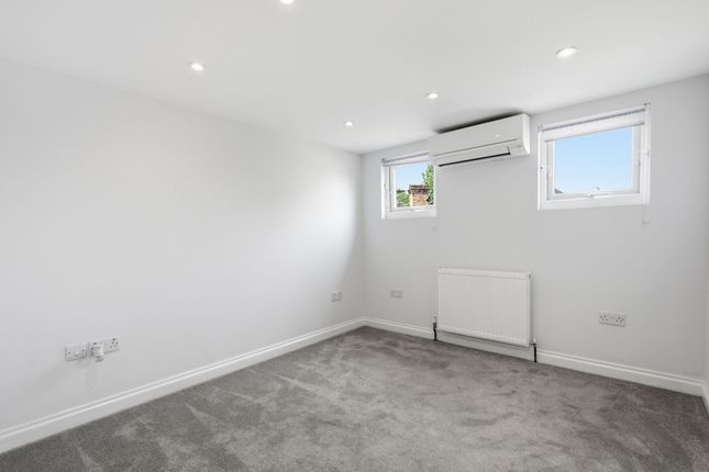 105 Frith Road, London photo 4