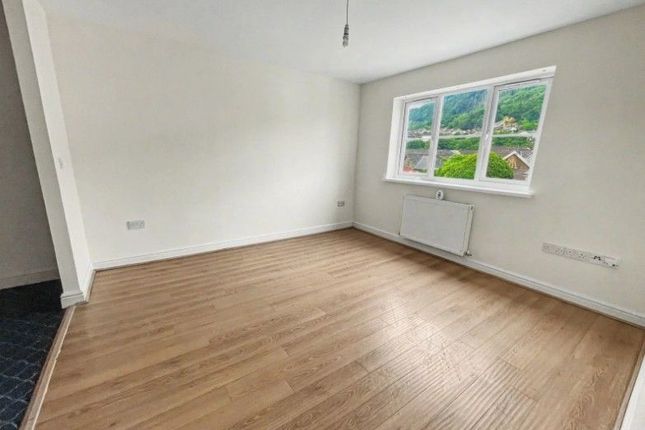 Junction Court Apartments,2, Station Road, Mountain Ash photo 2