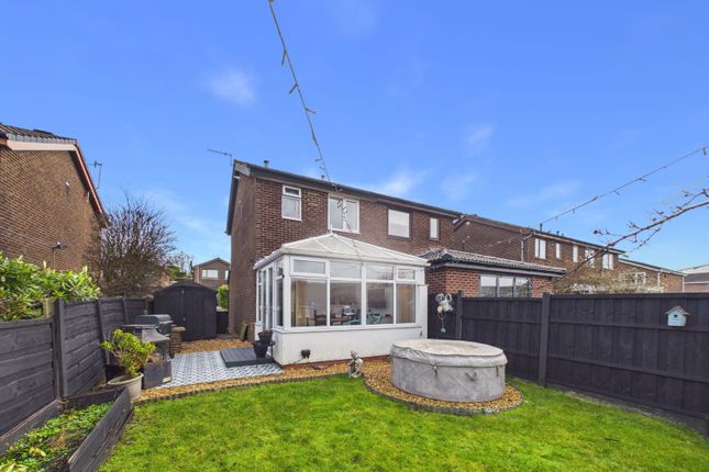 91, Mercer Crescent, Rossendale photo 2