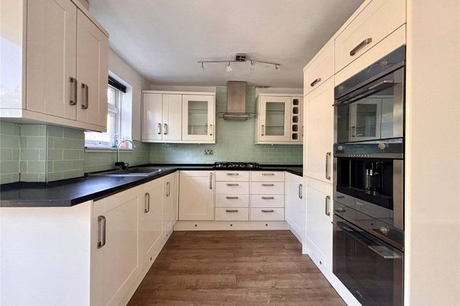 11, Bramshott Drive, Hampshire photo 4