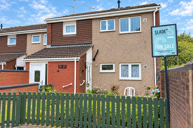 24, Fallowfield, Pendeford, Wolverhampton photo 2