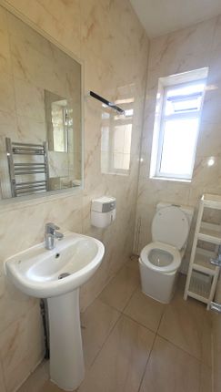 Flat 4, 258 Green Lane, Ilford, Ilford photo 5
