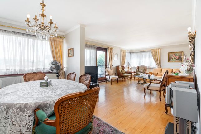 15, Southbury, London photo 4