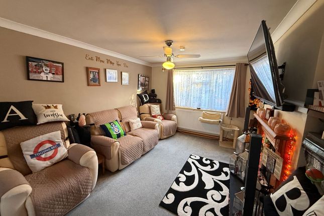 64 Kingston Road, High Wycombe photo 3