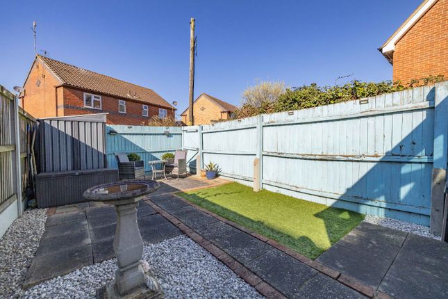 27, Larch Close, Canterbury photo 4