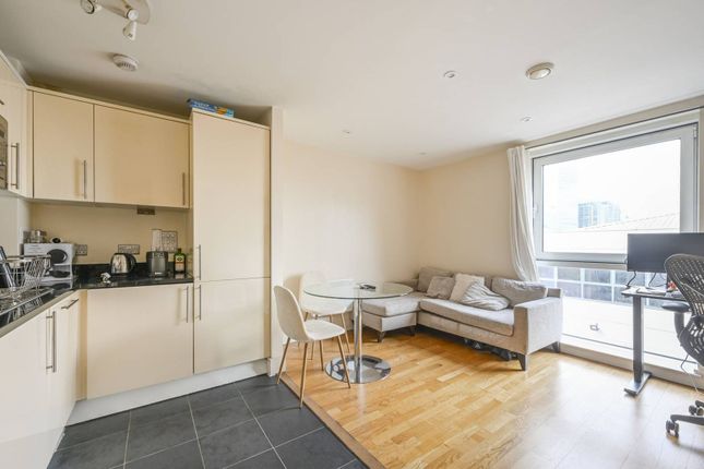 Thumbnail Flat to rent in Wharfside Point, Canary Wharf, London