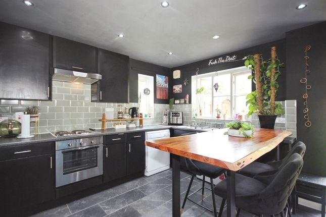 12, Vulcan Way, Leamington Spa photo 4