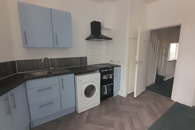 Thumbnail Flat to rent in Woodfield Road, Balby, Doncaster
