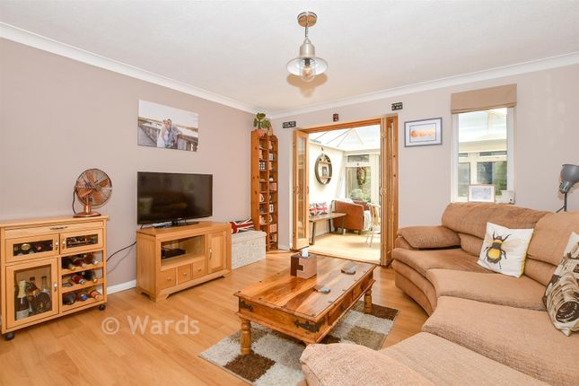 10, Hanbury Close, Maidstone photo 4