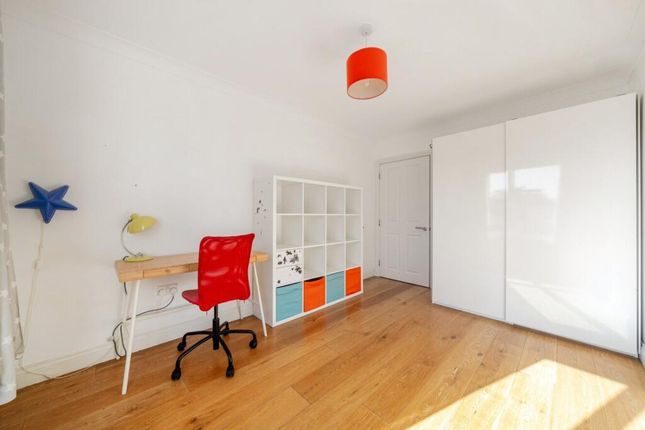 Flat 10, 5, Anerley Station Road, London photo 4