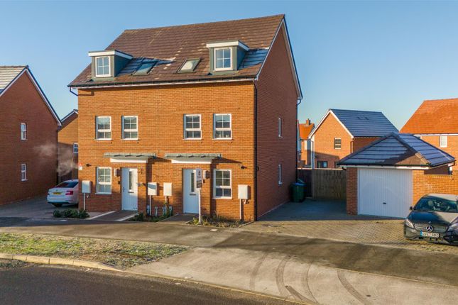 Thumbnail Town house for sale in Armstrongs Fields, Kingsbrook, Aylesbury