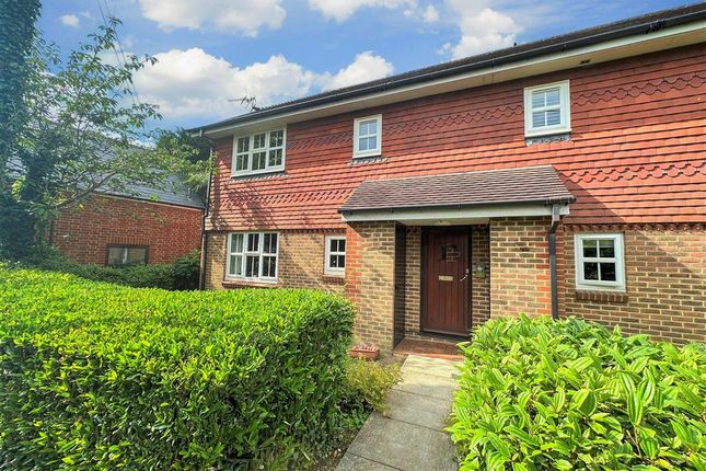 Thumbnail Flat for sale in Rosehill, Billingshurst, West Sussex