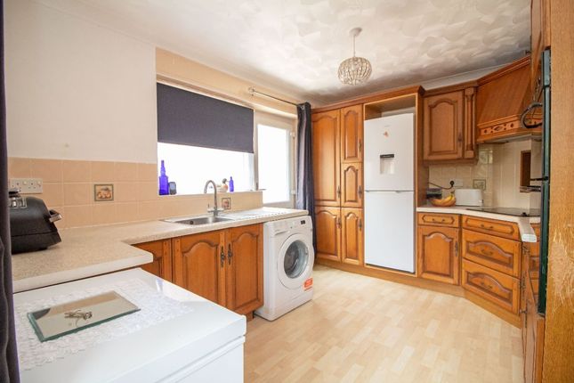 35 Spruce Avenue, Waterlooville photo 2