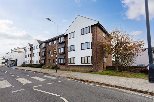 Flat for sale in Leigh Road, Leigh-On-Sea