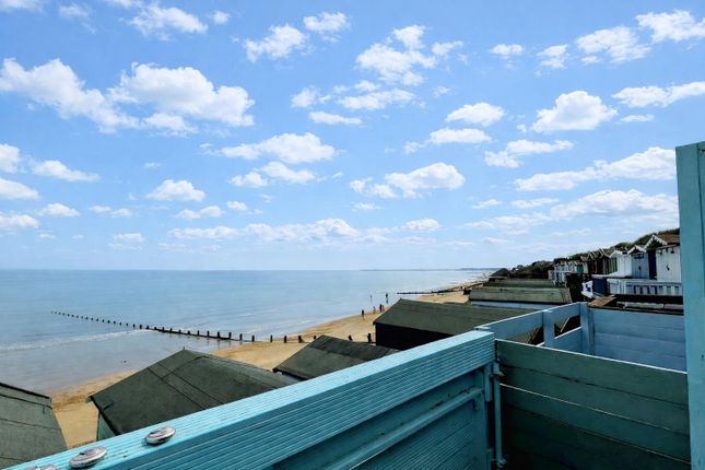 562, Eastcliff, Walton-on-the-Naze photo 2