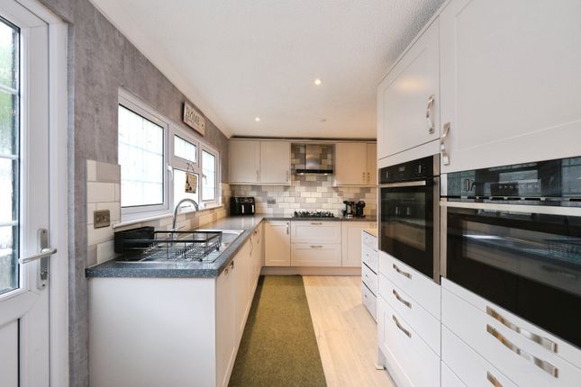 9 Birchwood Park, Southwell Road East, Mansfield photo 3