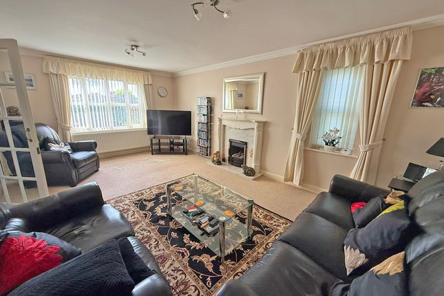 11, Rowan Fields, Scarborough photo 3