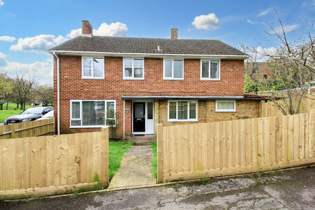 End terrace house for sale in Gilpin Close, Thornhill
