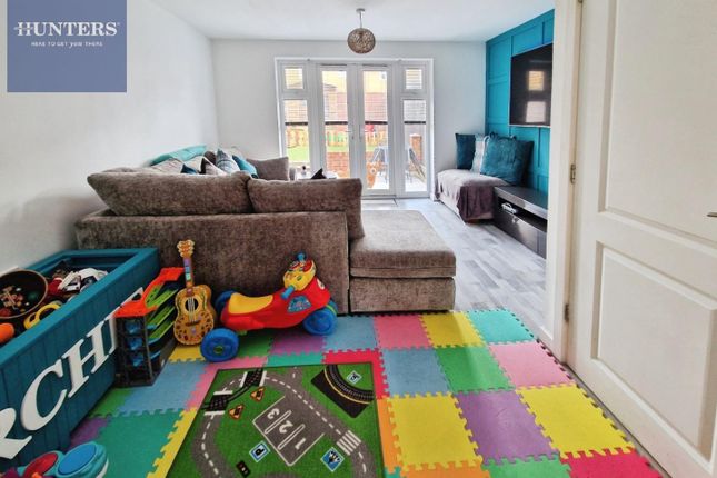 65, Wood Green, Bridgend photo 4
