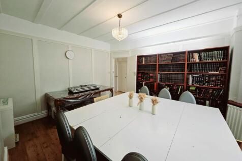 24 Cranbourne Gardens, Temple Fortune, Golders Green photo 2