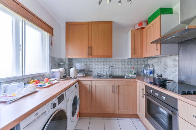 Thumbnail Flat for sale in St Christophers Gardens, Thornton Heath