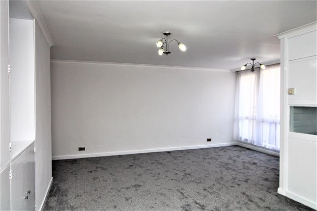 Flat 17, Hendon Hall Court, Hendon photo 2