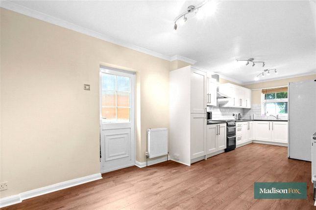 10, Hazelwood, Essex photo 5