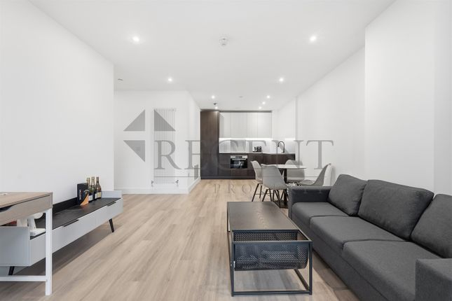 12, Silverleaf House, Heartwood Boulevard, London photo 3