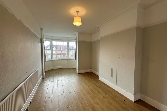 Flat 2, 61 Cantelupe Road, Bexhill-on-Sea photo 2