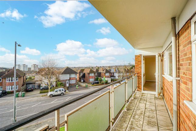 9 The Briers, Old Roar Road, St Leonards-On-Sea photo 3