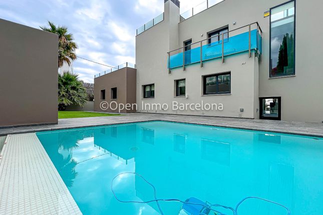 Villa for sale in Street Name Upon Request, Sitges, Es
