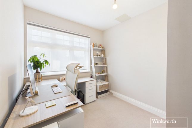 Flat 13, Hillgrove House,, High Street, Edgware photo 5