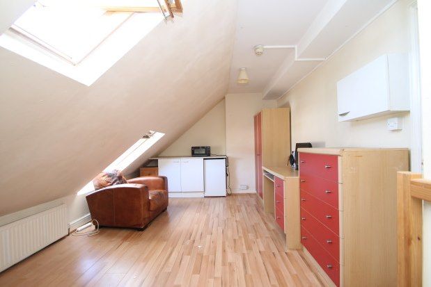 Thumbnail Room to rent in 22 Westdown Road, London