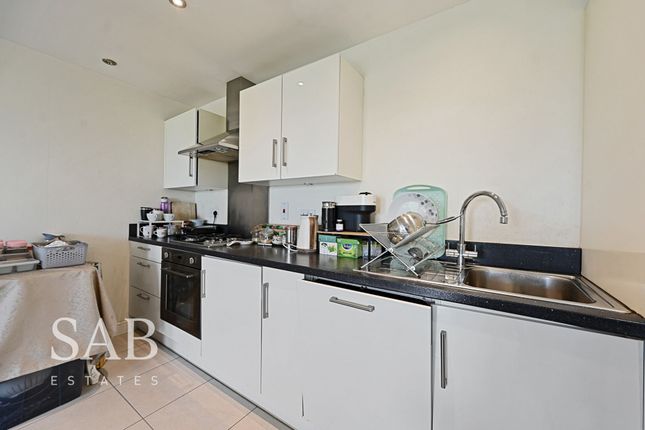 36 Red Lion Court 1B The Broadway, Greenford photo 4