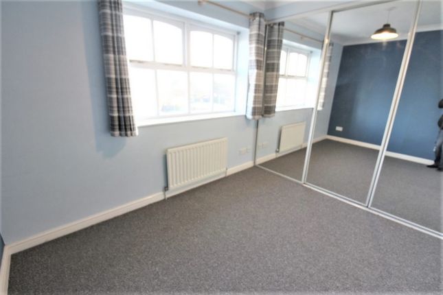 50, Oakfield Close, Potters Bar photo 5