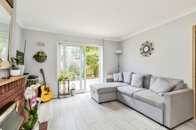 3, Stirling Court Road, Burgess Hill photo 4