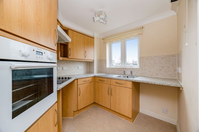 Flat for sale in Mitchell Court, Massetts Road