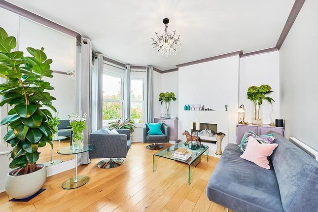 Flat for sale in Woodlawn Road, London