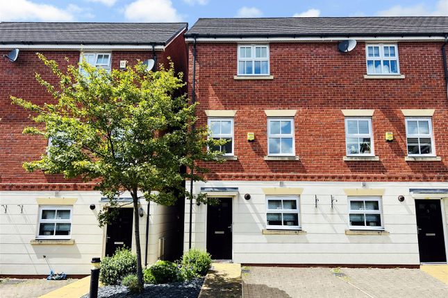 Town house for sale in The Chequers, Hale, Altrincham