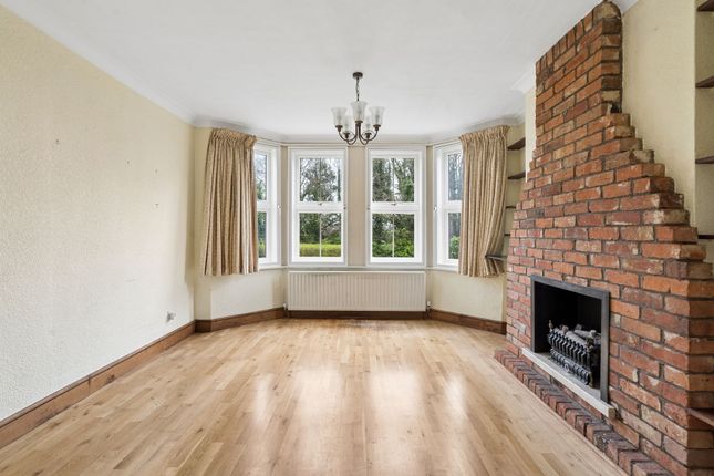 53 Amersham Road, High Wycombe photo 2