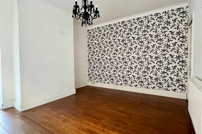 10, Rosebud Avenue, Bournemouth photo 3