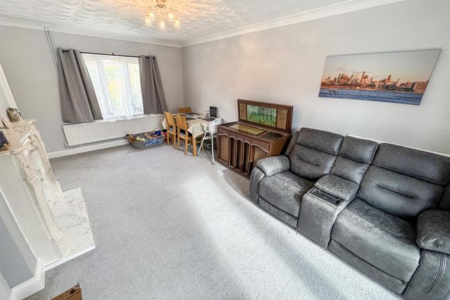 3, Faraday Grove, Corby photo 4