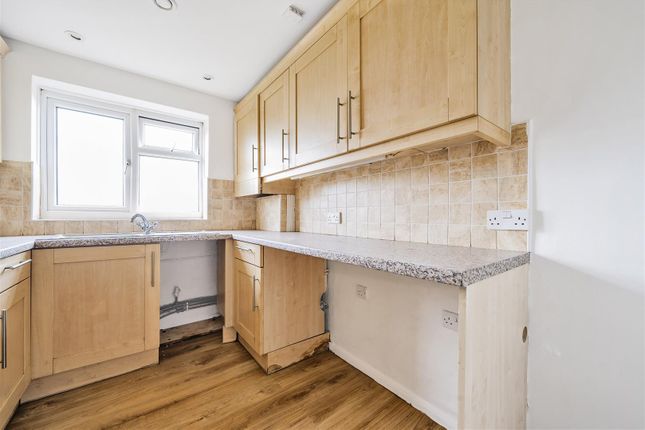 Flat for sale in Queens Road, Crowborough