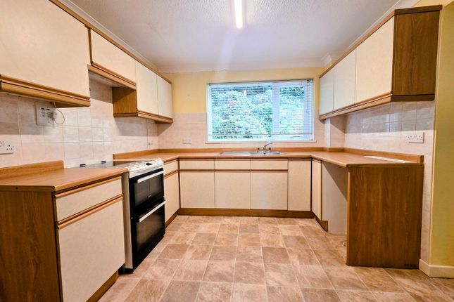 26, Greenhill Close, Plymouth photo 4