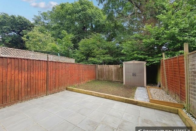 29 Elm Crescent, Southampton photo 4