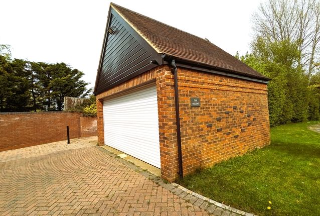 Detached house to rent in Greenacres, Twyning, Tewkesbury