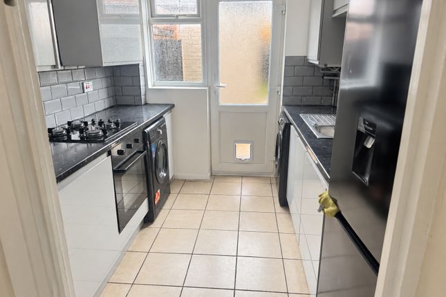 5, Appledore Avenue, Sheerness photo 4